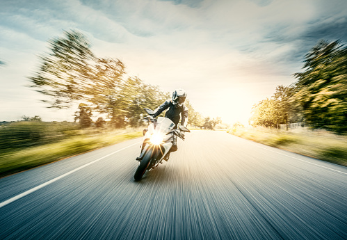 Is a motorcycle license required in Arizona