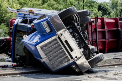 When Should You Consult a Lawyer After a Truck Accident in Phoenix, AZ?