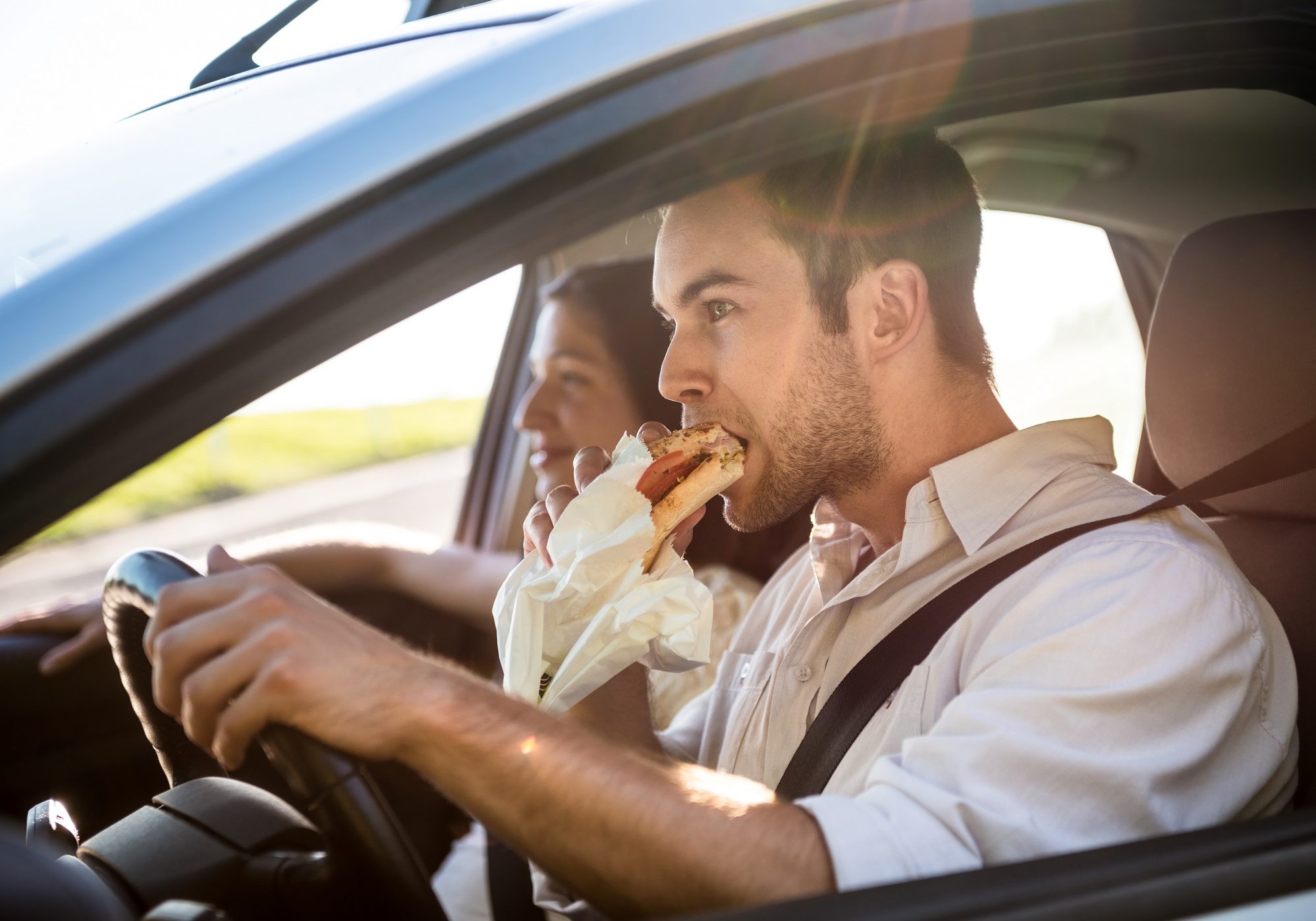 Is It Illegal to Eat While Driving in Arizona?